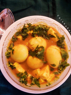 A picture of Egg Paneer Masala.