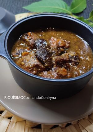 Foto principal de Pavo guisado con ciruelas pasas