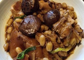 How to Prepare Appetizing Braised Pork Knuckle with Peanuts