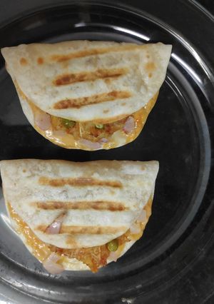 A picture of Chatpata Aaloo Naan.
