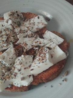 Foto principal de Tostadas de tomate y queso fresco