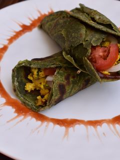 A picture of Palak paneer kathi rolls.
