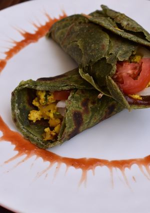 A picture of Palak paneer kathi rolls.