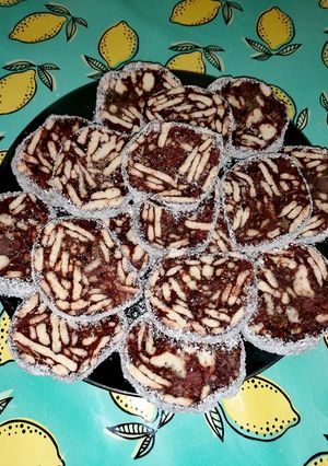 O poză a rețetei Salam de biscuiți.