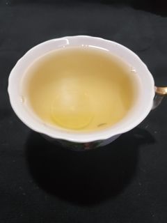 A picture of Ginger lemon green tea.