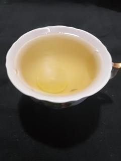 A picture of Ginger lemon green tea.