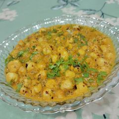 A picture of Shahi Matar Makhana.