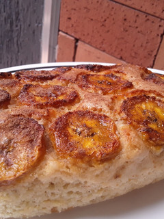 Una foto de Torta🥧de🍯fruta sin huevos🍌🥛