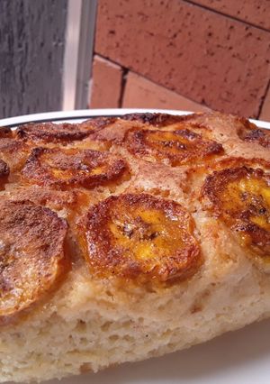 Una foto de Torta🥧de🍯fruta sin huevos🍌🥛