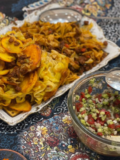 عکسی از دستور ماکارونی 😋 با سالاد شیرازی 🥗