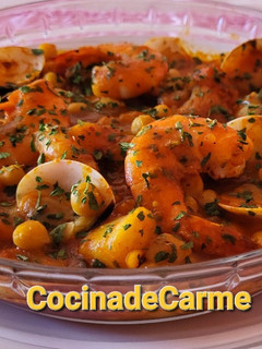 Una foto de Cazuelita marinera con garbanzos