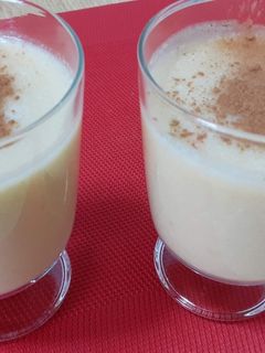 Una foto de Batido de coco, plátano, y manzana