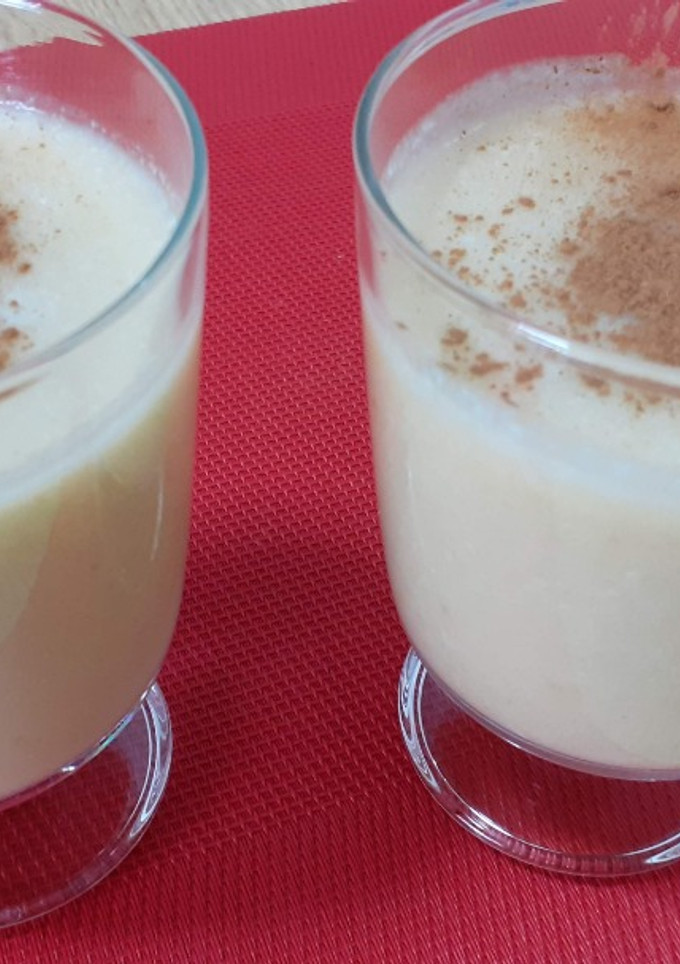 Una foto de Batido de coco, plátano, y manzana
