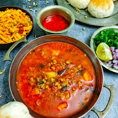 A picture of Misal Pav.