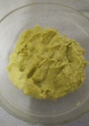 O poză a rețetei Cremă de avocado cu ceapă verde, usturoi și smântână.