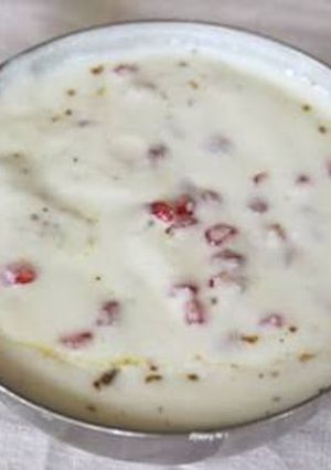 A picture of Khajur boondi raita.