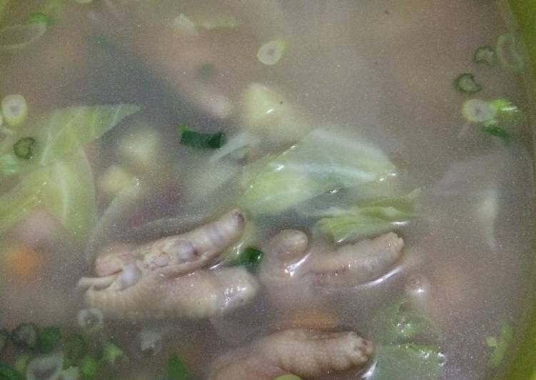 Sup kacang merah ceker ayam