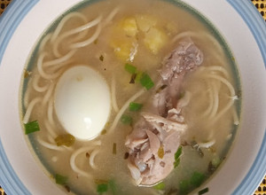 Una foto de Caldo de gallina