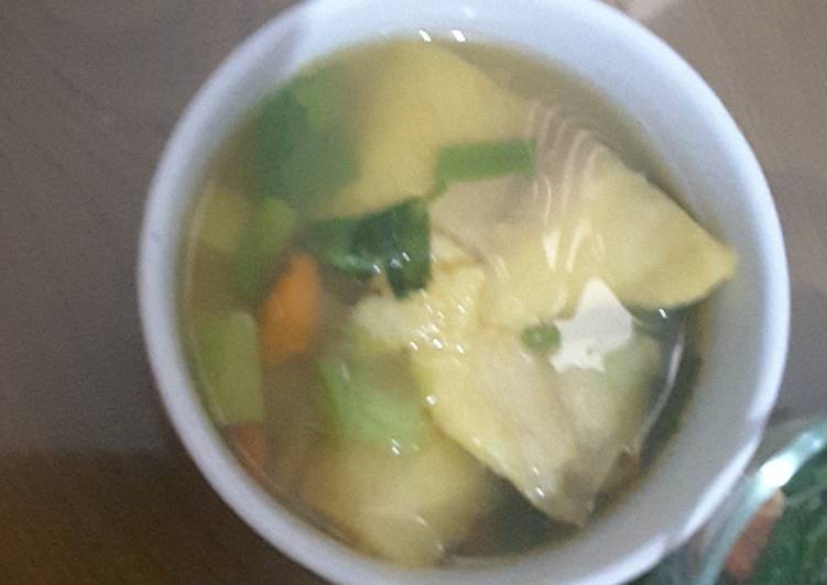 Proses memasak Sup Sop Ikan Dori Sederhana untuk Balita Lezat