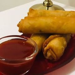 A picture of Spring rolls.