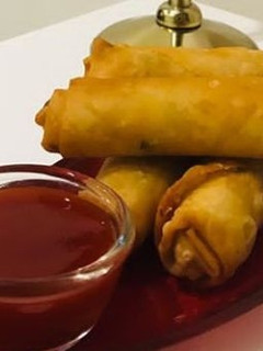 A picture of Spring rolls.