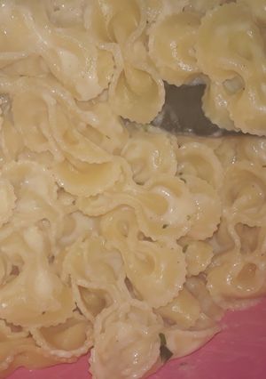 Una foto de Fideos al pesto(más suave y con base de 4 quesos)