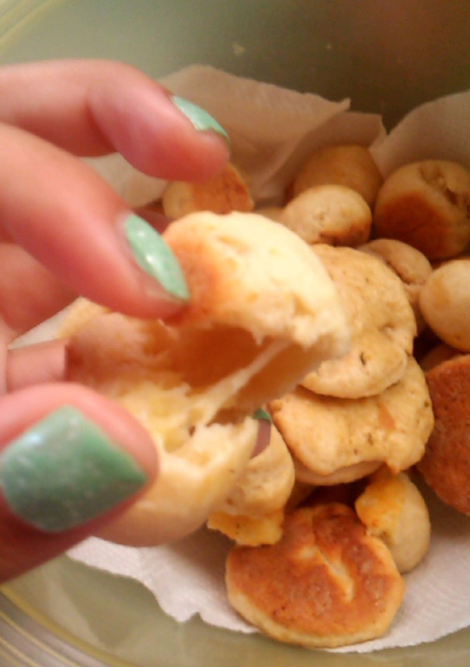 Una foto de Bolitas de queso rellenas con queso!