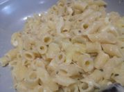 Una foto di patate scalogno pasta