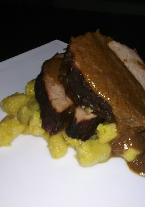 Una foto de Asado Negro con ñoquis de Plátano
