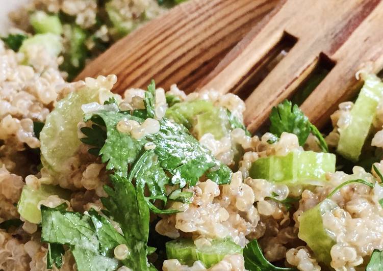 Comment Servir Salade croquante de quinoa au céleri vert et coriandre