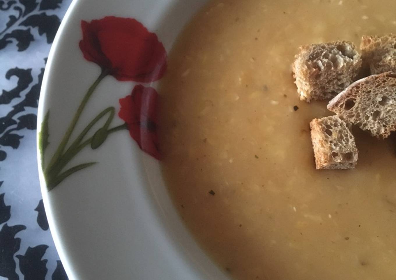 Soup from dry yellow peas (polievka zo suchého hrachu)