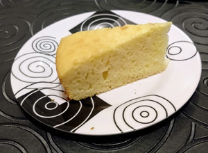 Una foto de Bizcochuelo de queso crema y limón