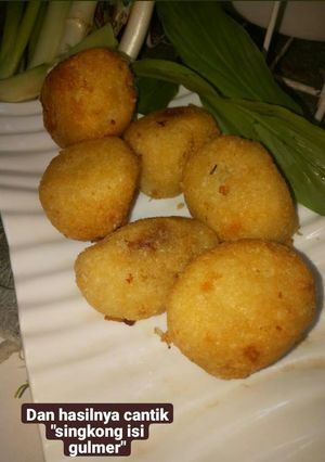Foto resep Bolsing (bola singkong isi gula merah) 🌾🌼