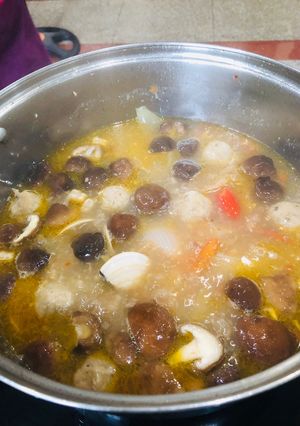 Hình của món Lẩu thái chua cay.