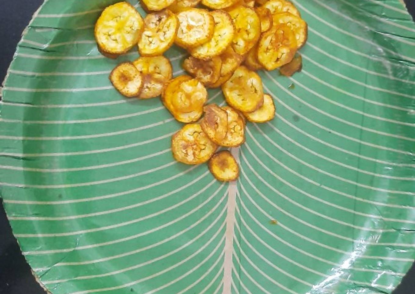 Homemade banana chips