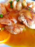 Muslo corto de pollo con salsa de naranja y papas. 🍊