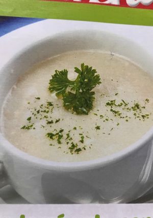 Una foto de Sopa de sémola con pollo