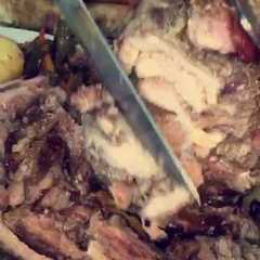A picture of شاورما على السيخ بيتي.