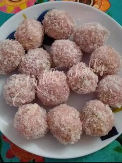 ટોપરા ના લાડુ (Topra Ladoo Recipe In Gujarati) રેસીપી મુખ્ય ફોટો