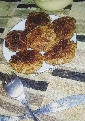 A picture of Kachay qeemay k kabab.