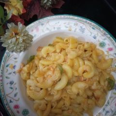 A picture of Chicken tikka macaroni.