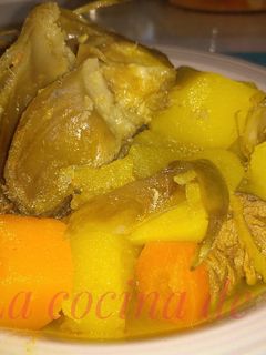 Una foto de Estofado de ternera con patatas y alcachofas. Guiso