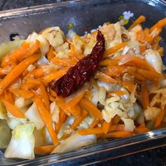 A picture of Cabbage and carrot stir-fry.
