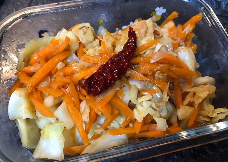 How to Prepare Super Quick Homemade Cabbage and carrot stir-fry