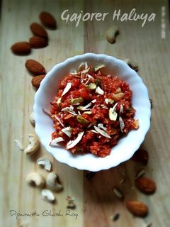 চট জলদি গাজরের হালুয়া (প্রেসার কুকারে)(chatjoldi gajarer halwa recipe in Bengali) রেসিপির প্রধান ছবি