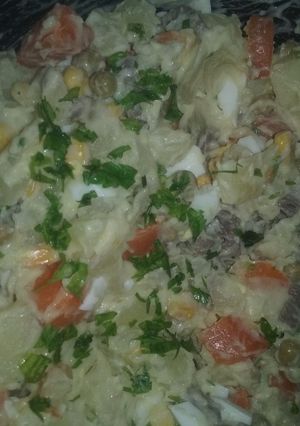 Una foto de Ensalada tibia de papas y carne
