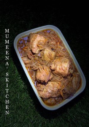 A picture of Simple and quick chicken onion sauce.