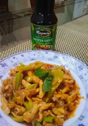 A picture of Classic Chicken Stir-Fry with green chilli.