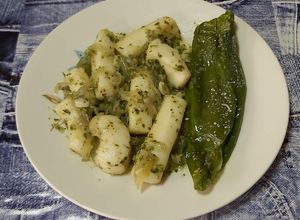Foto principal de Tiras de pota con ajo y perejil