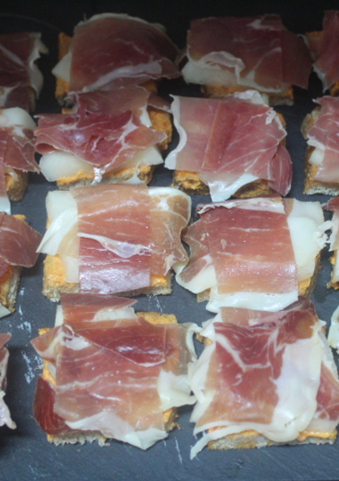 Una foto de Jamón con melón